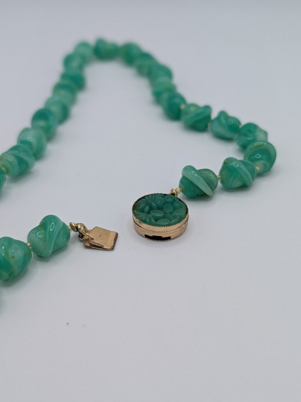 Vintage 1940s Chinese Export Peking Jade Glass Flower Box Clasp Necklace 15” - Picture 4 of 8